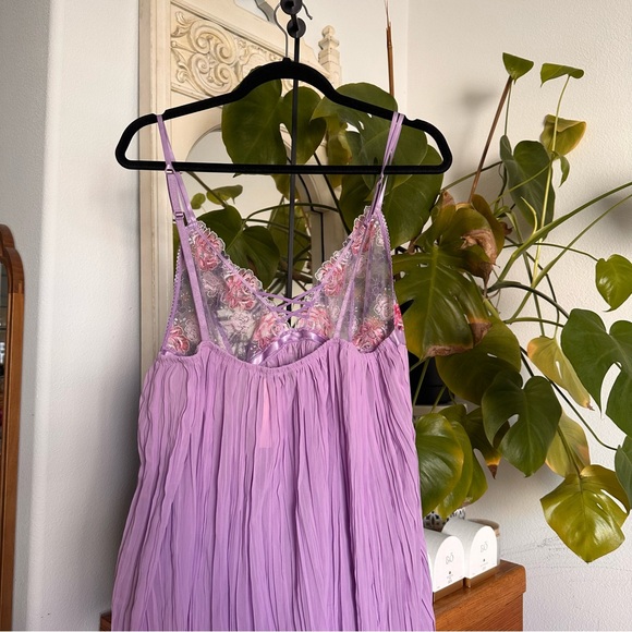 NWT Victoria's Secret Lavender Floral Lace Chemise - Picture 4 of 5